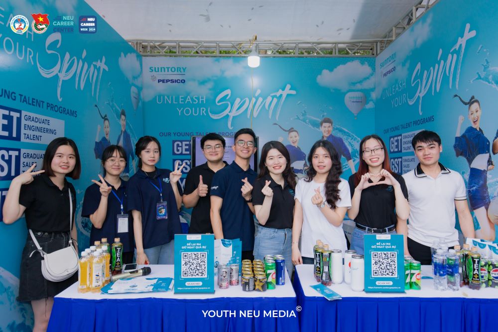 Khởi động NEU CAREER WEEK 2025 - Hành trang vững bước trên con đường sự nghiệp Gian Hàng Tư Vấn Ncw