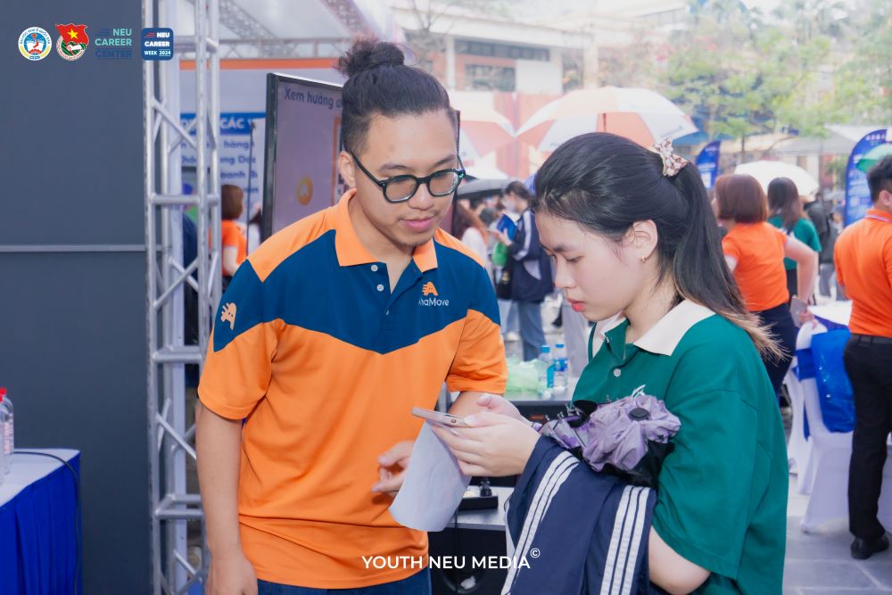 Khởi động NEU CAREER WEEK 2025 - Hành trang vững bước trên con đường sự nghiệp Hoạt động Tư Vấn Ncw