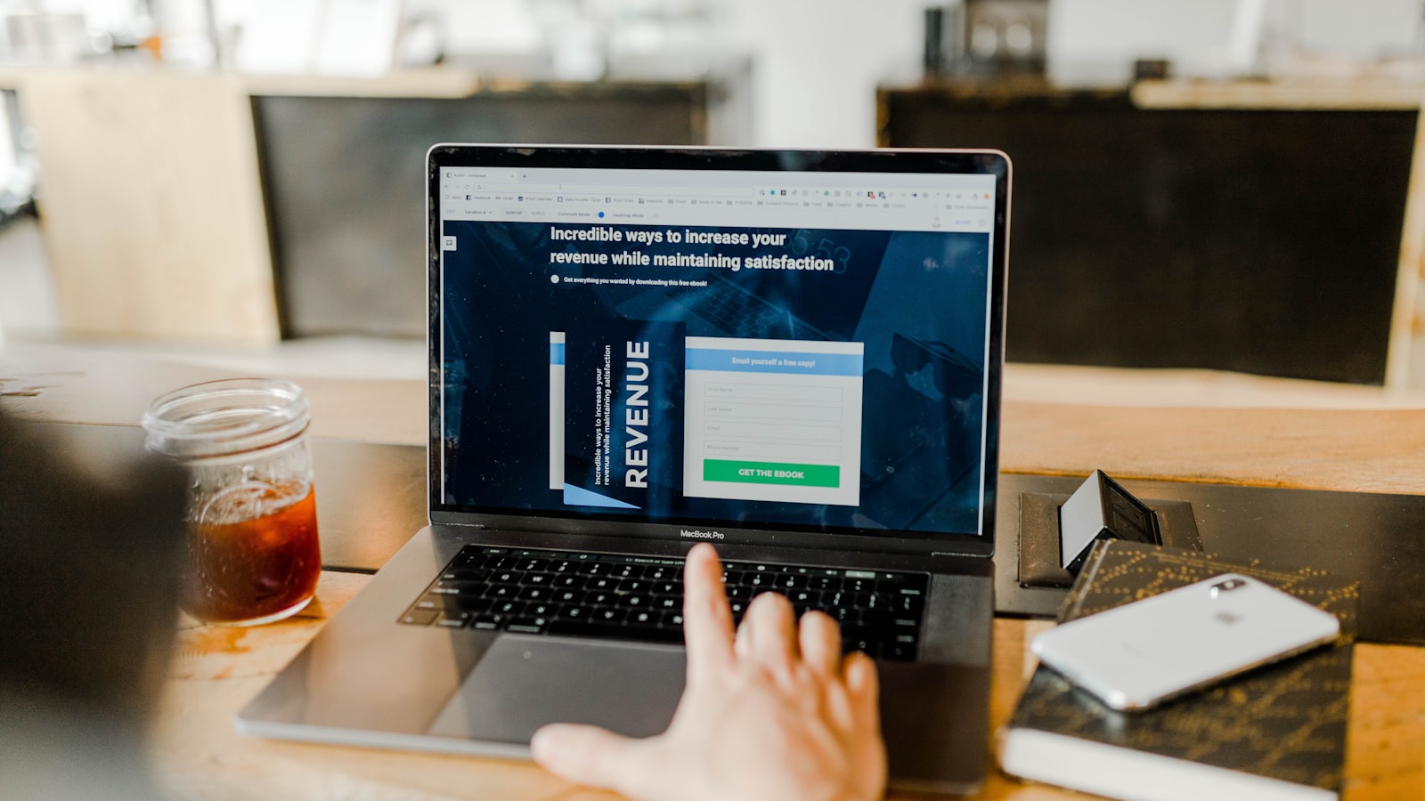 Copy Trade là gì? Tại sao nó lại trở thành Xu hướng đầu tư mới? Cách chọn Master uy tín khi Copy Trade