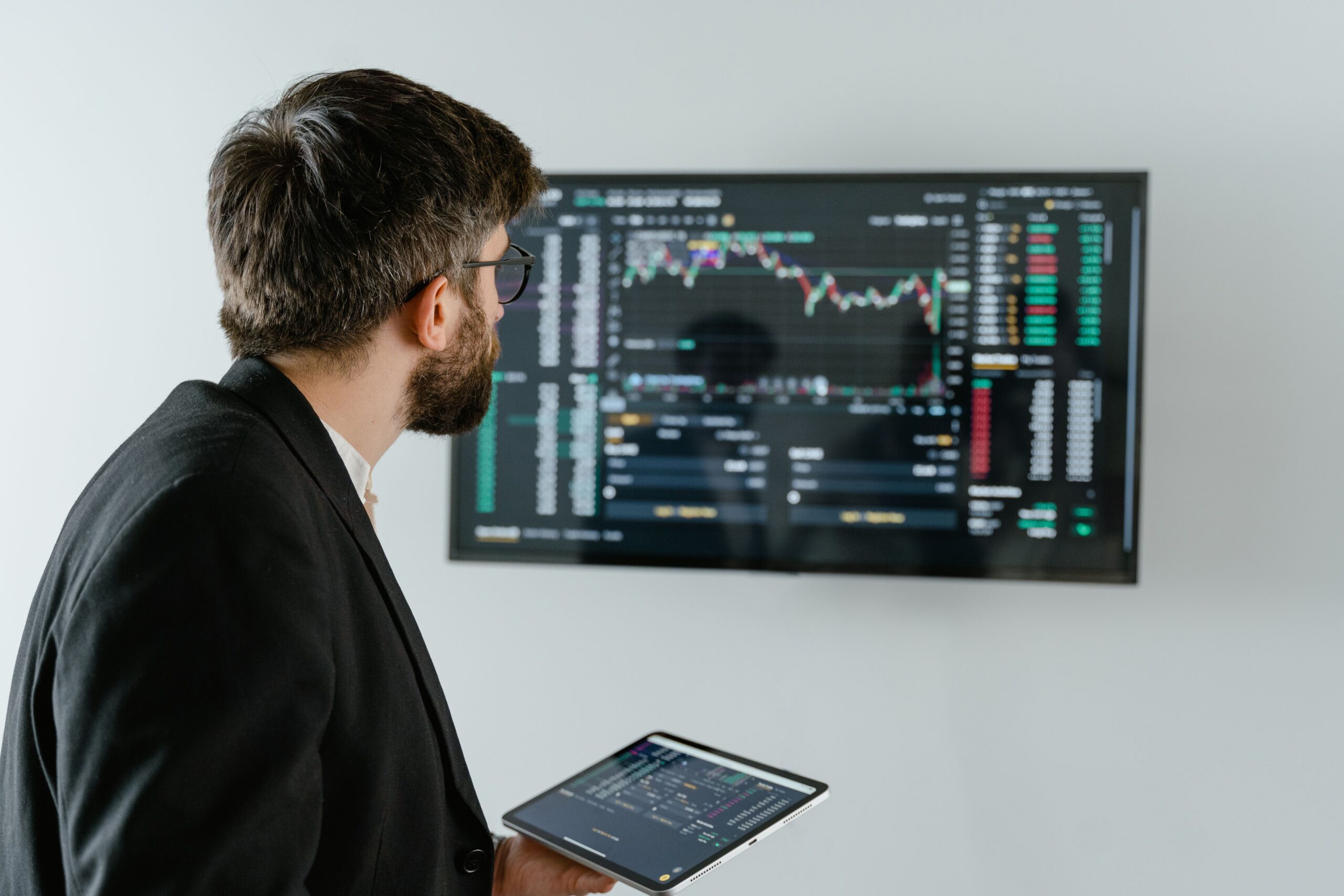 XAUUSD là gì? Kinh nghiệm giao dịch vàng XAUUSD hiệu quả Giao dịch vàng XAUUSD (minh họa 2)