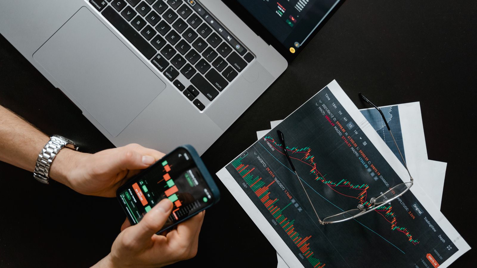 Mô hình Lá Cờ trong phân tích kỹ thuật Forex (minh họa 1)